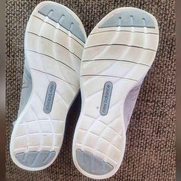 New Balance tennis shoes size 6 - Picture 3 of 4